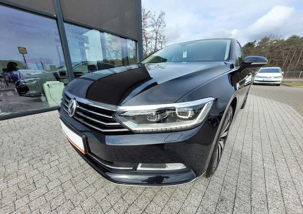 Volkswagen Passat cena 92900 przebieg: 133550, rok produkcji 2018 z Grudziądz małe 667